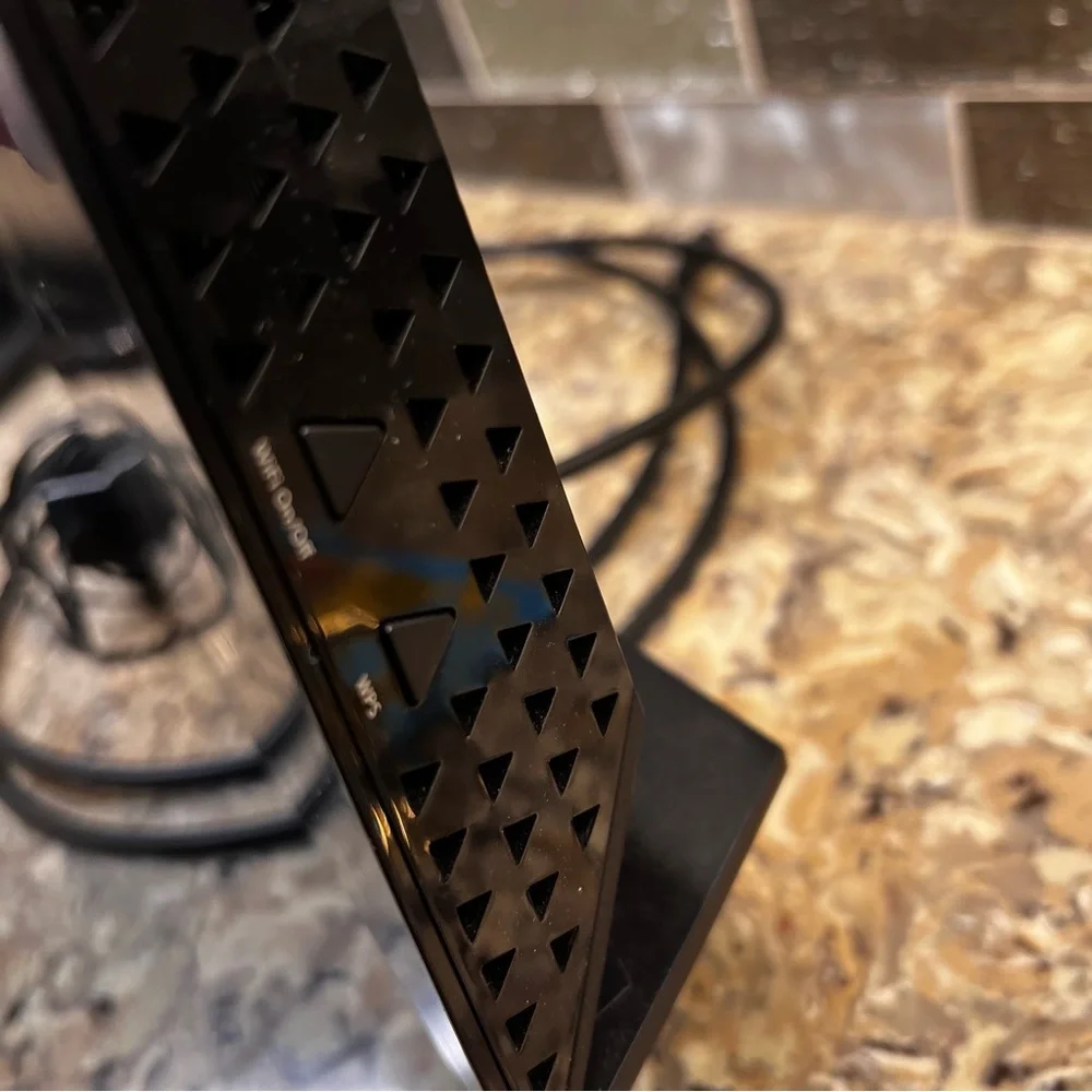 Netgear AC1600 WiFi Cable Modem Router - Picture 8 of 11